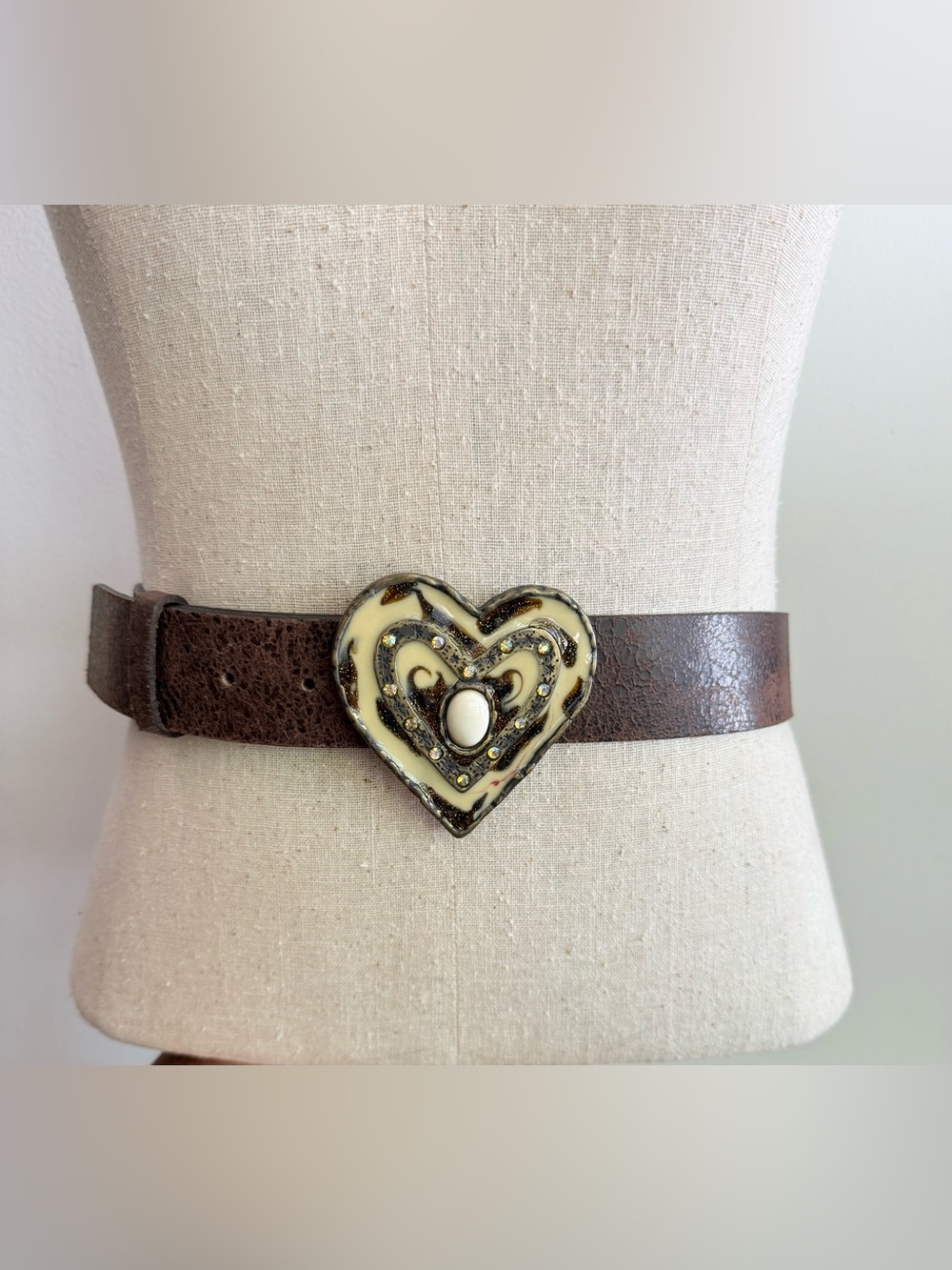 Vintage Per Una Italy Brown Leather Belt Enamel Heart Buckle S/M Art To Wear